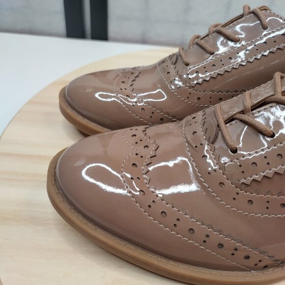 Franco Sarto Illia Faux Patent Leather Taupe Wingtip Shoes Women US 9M - Picture 5 of 14